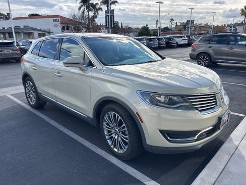 Used 2016 Lincoln MKX Reserve w/ Climate Package image 9