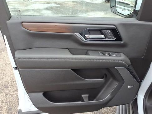 New 2026 GMC Yukon XL Denali w/ Denali Reserve Package image 29