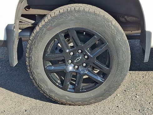 Used 2023 Chevrolet Silverado 1500 LT Trail Boss w/ LT Trail Boss Premium Package AWD/4WD image 34
