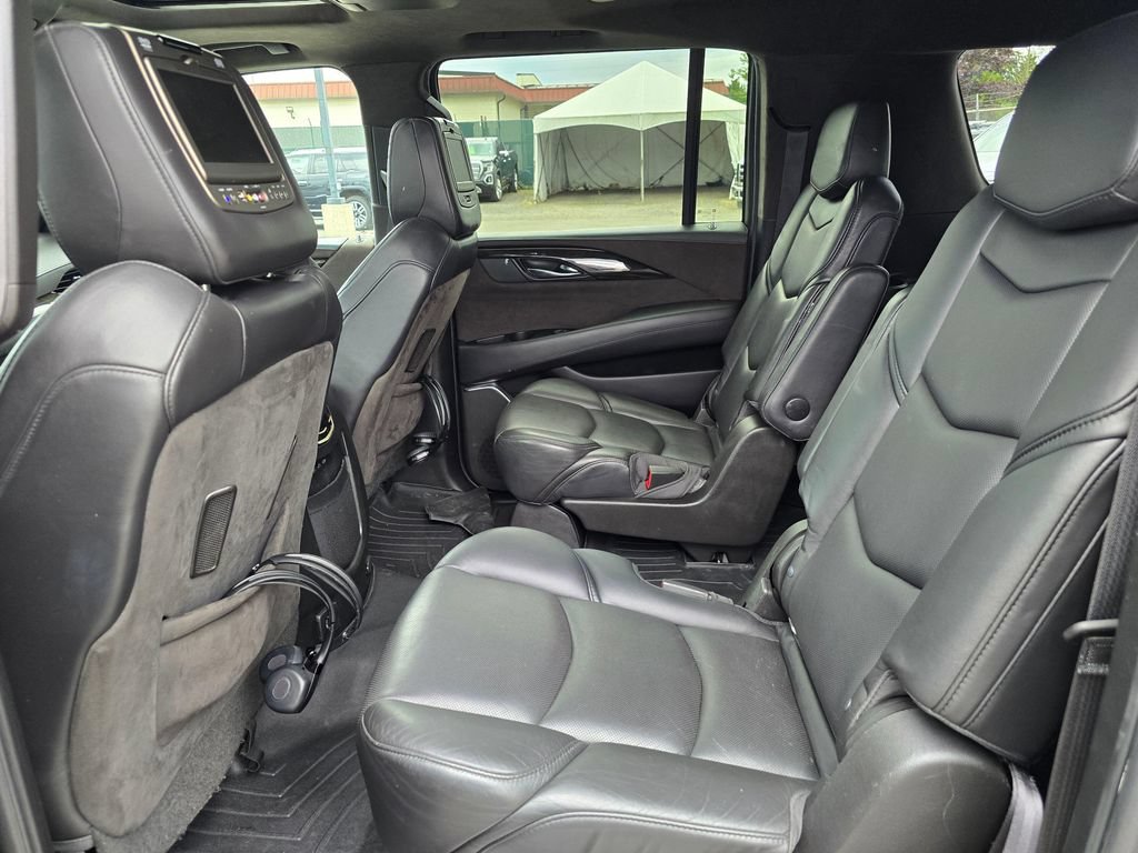 Used 2018 Cadillac Escalade ESV Platinum AWD/4WD image 18