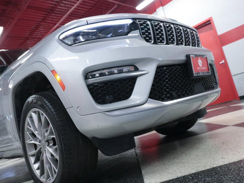 Used 2022 Jeep Grand Cherokee Summit w/ Advanced Protech Group IV image 31