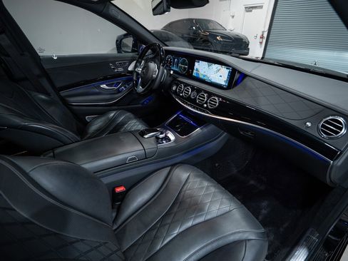 Used 2018 Mercedes-Benz Maybach S 560 4MATIC image 41