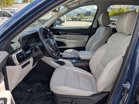 Used 2023 Kia Telluride S AWD/4WD image 25