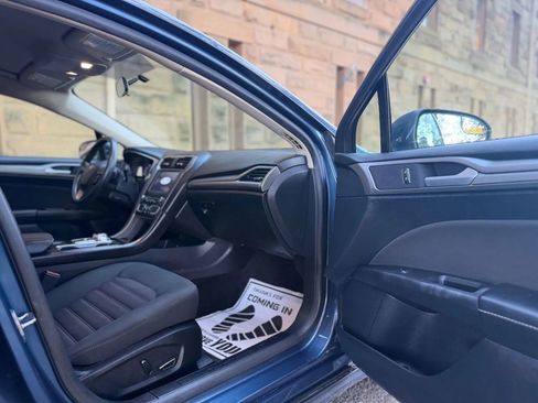 Used 2018 Ford Fusion SE w/ Fusion SE Technology Package image 26