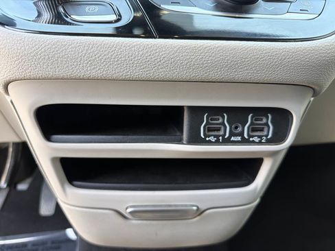 Used 2023 Chrysler Pacifica Touring-L FWD image 26