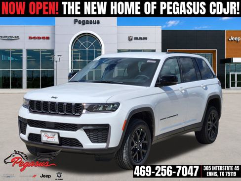 New 2026 Jeep Grand Cherokee Altitude AWD/4WD image 2