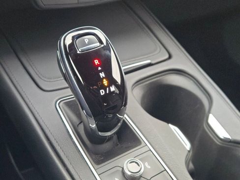 Used 2024 Cadillac XT4 Premium Luxury image 31