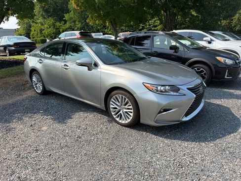 Used 2016 Lexus ES 350 w/ Luxury Package w/Wood Trim FWD image 7