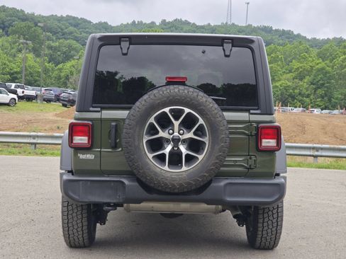 Used 2024 Jeep Wrangler Unlimited Sport AWD/4WD image 12