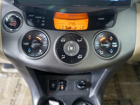 Used 2010 Toyota RAV4 Limited AWD/4WD image 20