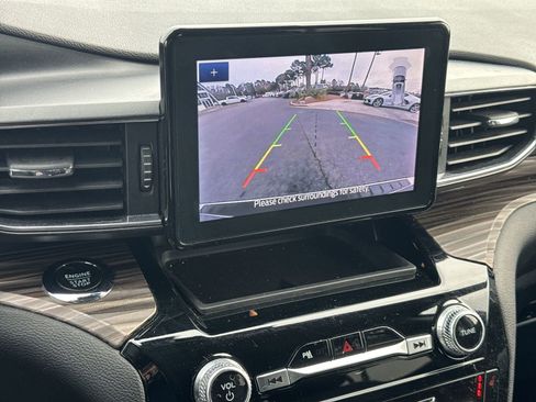 Used 2024 Ford Explorer Limited image 25