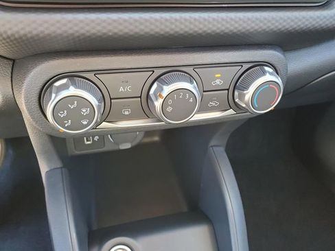 Certified 2025 Nissan Kicks Play S image 26