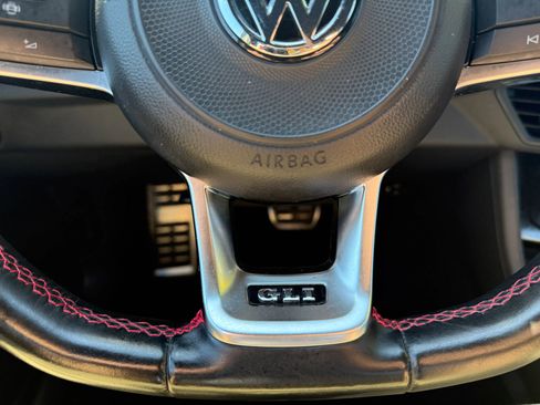 Used 2019 Volkswagen Jetta GLI FWD image 21