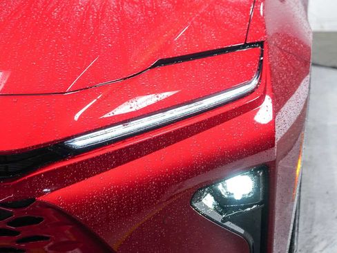 New 2025 Toyota Crown Signia image 2