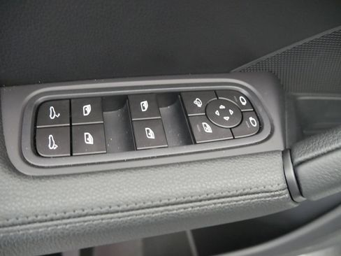 Certified 2026 Porsche Cayenne AWD/4WD image 19