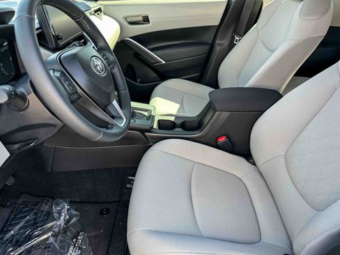 Used 2026 Toyota Corolla Cross LE image 13
