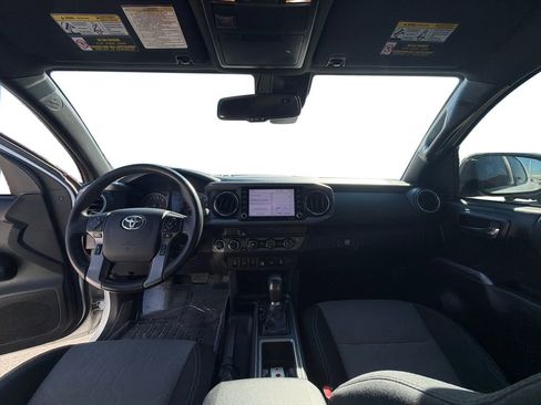 Used 2020 Toyota Tacoma TRD Sport w/ Technology Package image 21