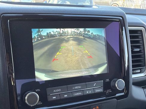 Used 2024 Nissan Frontier SV image 13