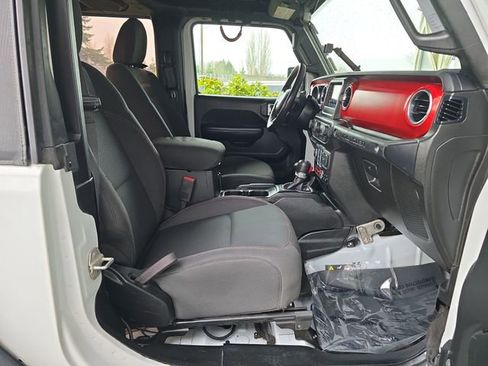 Used 2019 Jeep Wrangler Rubicon w/ Cold Weather Group image 25