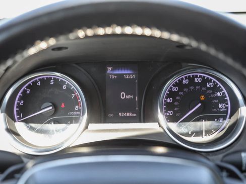 Used 2019 Toyota Camry SE FWD image 22
