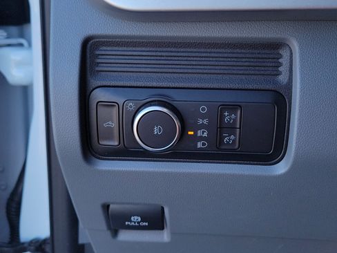 Used 2025 Ford F250 XLT image 16