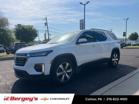 Certified 2023 Chevrolet Traverse LT w/ LT Premium Package AWD/4WD image 9