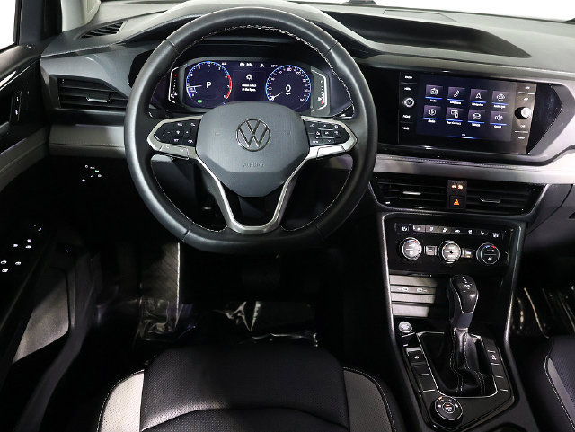 Used 2024 Volkswagen Taos SEL AWD/4WD image 3