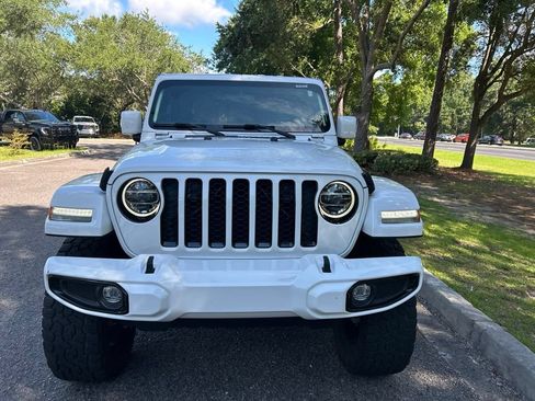 Used 2022 Jeep Gladiator Overland AWD/4WD image 3