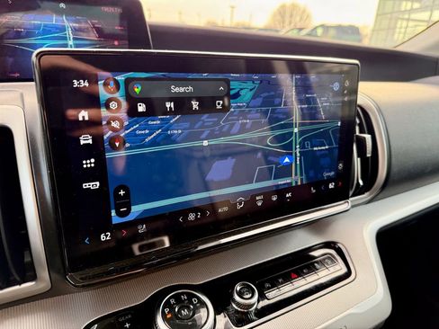 Used 2025 Ford Expedition Active image 32