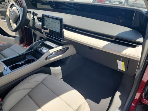 New 2025 Lincoln Nautilus Premier image 26