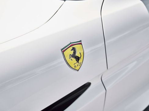 Used 2022 Ferrari Portofino M RWD image 10