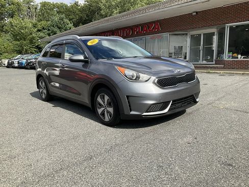 Used 2017 Kia Niro LX FWD image 3