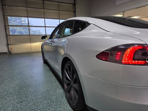 Used 2013 Tesla Model S Performance RWD image 10