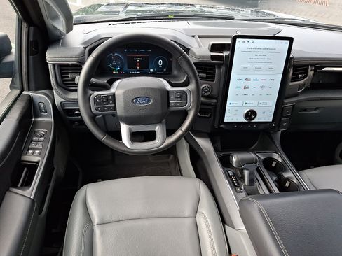 Used 2025 Ford F150 Lightning Flash AWD/4WD image 12