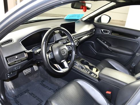 Used 2022 Honda Civic Sport Touring image 2