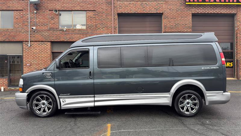 Used 2015 Chevrolet Express 2500 Extended RWD image 7