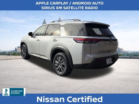 Certified 2025 Nissan Pathfinder SV image 3