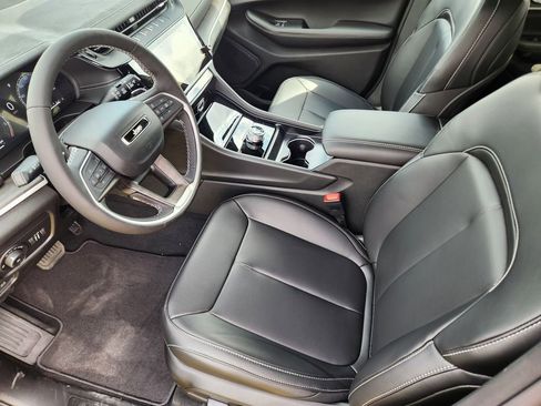 New 2026 Jeep Grand Cherokee Limited RWD image 9