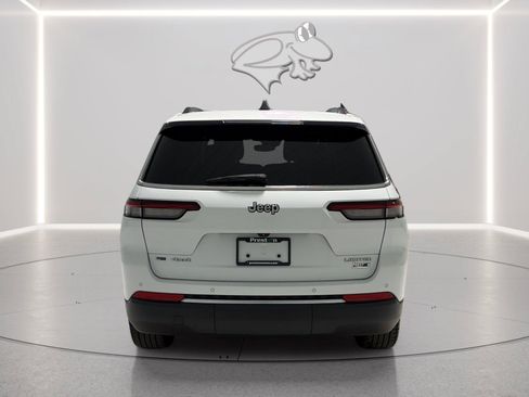 Used 2021 Jeep Grand Cherokee L Limited AWD/4WD image 4