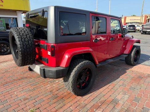 Used 2014 Jeep Wrangler Unlimited Sahara w/ Connectivity Group AWD/4WD image 3
