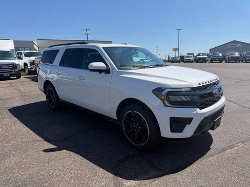 Used 2023 Ford Expedition Max Limited AWD/4WD image 2