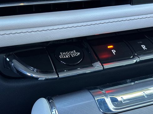 New 2026 Lincoln Aviator AWD w/ Jet Appearance Package image 20