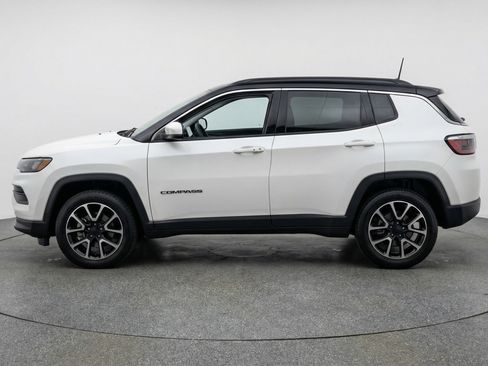 Used 2025 Jeep Compass Trailhawk AWD/4WD image 5