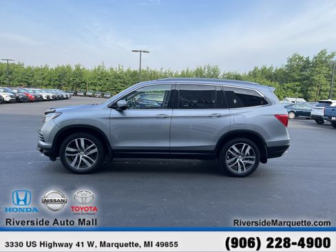 Used 2017 Honda Pilot Elite image 4