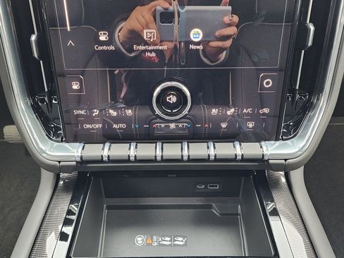 New 2026 GMC Yukon Elevation w/ Elevation Premium Package AWD/4WD image 33