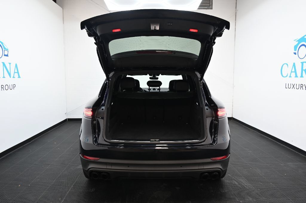 Used 2023 Porsche Cayenne S Platinum AWD/4WD image 44