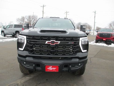 Used 2025 Chevrolet Silverado 2500 ZR2 w/ ZR2 Bison Edition image 12