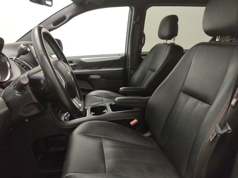 Used 2017 Dodge Grand Caravan GT FWD image 17
