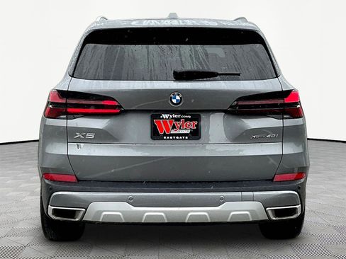 Used 2025 BMW X5 xDrive40i w/ Parking Assistance Package AWD/4WD image 13