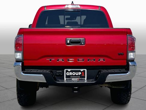 Used 2022 Toyota Tacoma TRD Off-Road image 5